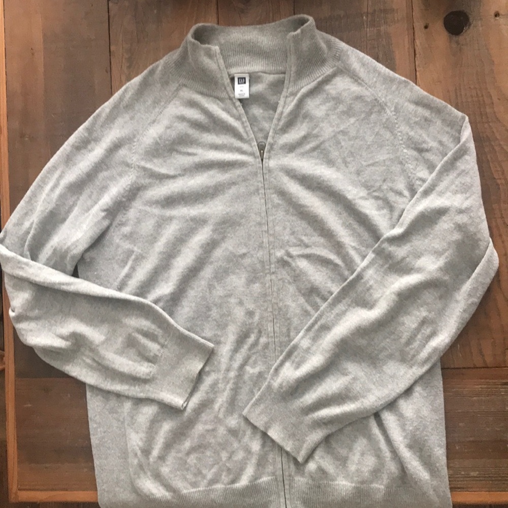 Gap zip up sweater